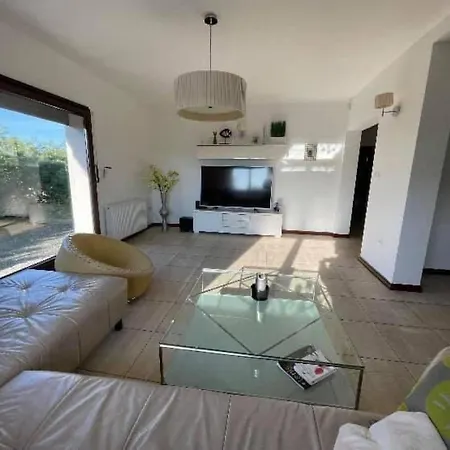 Schoenes Fuer 7 Personen Und 1 Kind By Interhome Dom wakacyjny Gąski